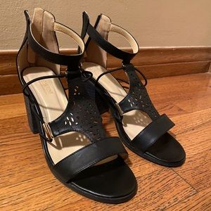 Too narrow for my feet. Almost brand new!